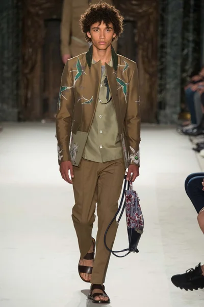Look 22